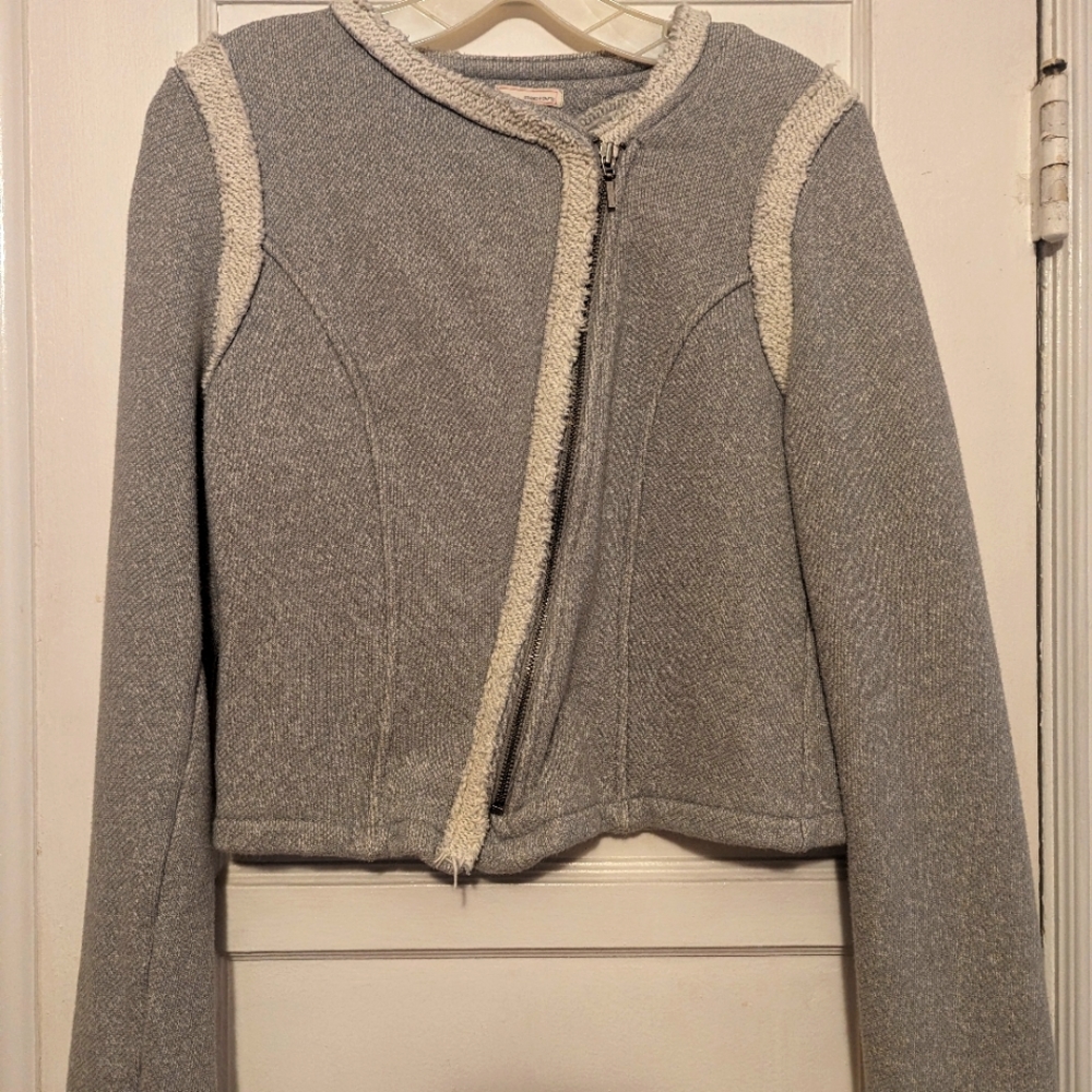 Gray The Gap sweater
